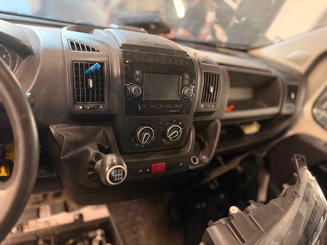Peugeot - boxer - 435 2.2 hdi l3h2zwgr - bedrijfswagen - laadbak met lift - euro 6 -2022 - afbeelding 9 van  9