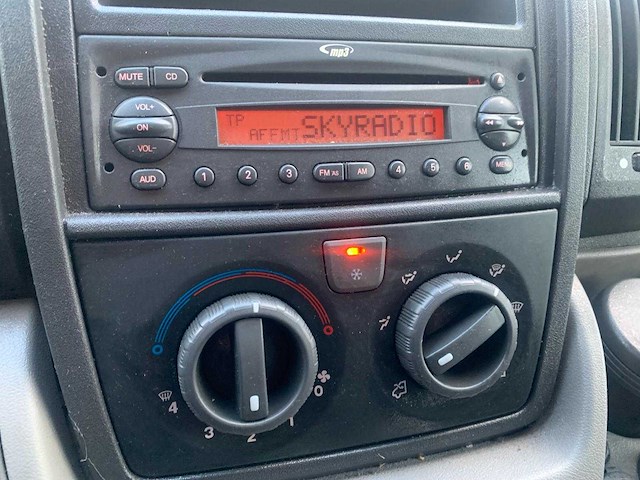 Peugeot - boxer - 435 3.0 hdi 115kw - vvv-38-r - afbeelding 7 van  17