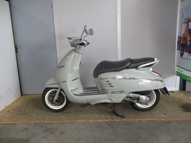 Peugeot - bromscooter - django heritage - scooter - afbeelding 1 van  11