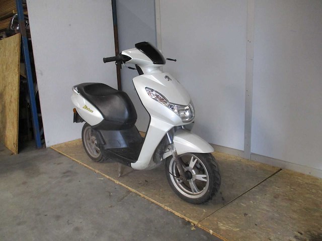 Peugeot - bromscooter - kisbee 4t - scooter - afbeelding 2 van  4