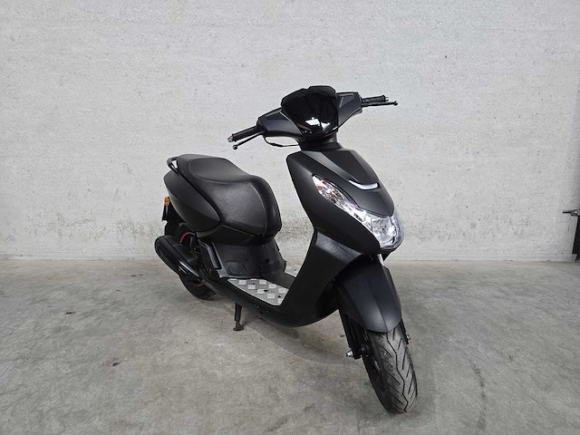 Peugeot - bromscooter - kisbee rs - 4t 45km uitvoering dsj74f - afbeelding 3 van  7