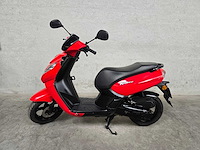 Peugeot - bromscooter - kisbee rs - 4t 45km uitvoering dtd45x - afbeelding 1 van  7