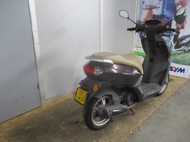 Peugeot - bromscooter - kisbee rs injectie - scooter - afbeelding 9 van  11