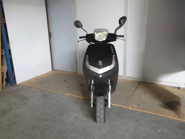 Peugeot - bromscooter - new viva city 4t - scooter - afbeelding 5 van  11