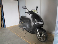 Peugeot - bromscooter - new viva city 4t - scooter - afbeelding 7 van  11