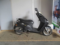 Peugeot - bromscooter - new viva city 4t - scooter - afbeelding 8 van  11