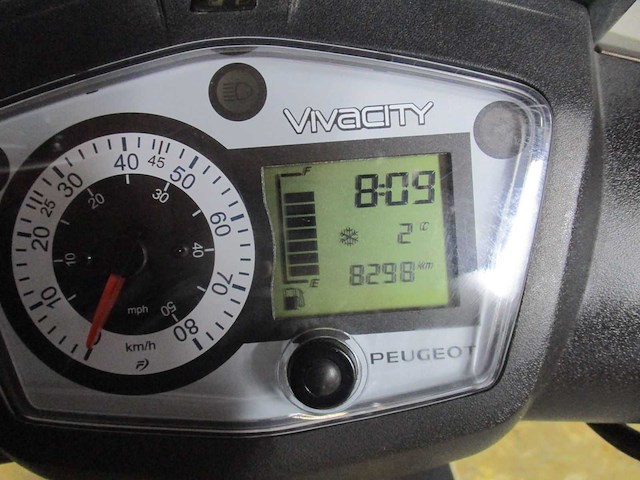 Peugeot - bromscooter - new viva city sixties 4t - scooter - afbeelding 3 van  11