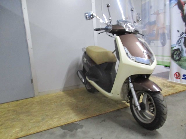 Peugeot - bromscooter - new viva city sixties 4t - scooter - afbeelding 7 van  11