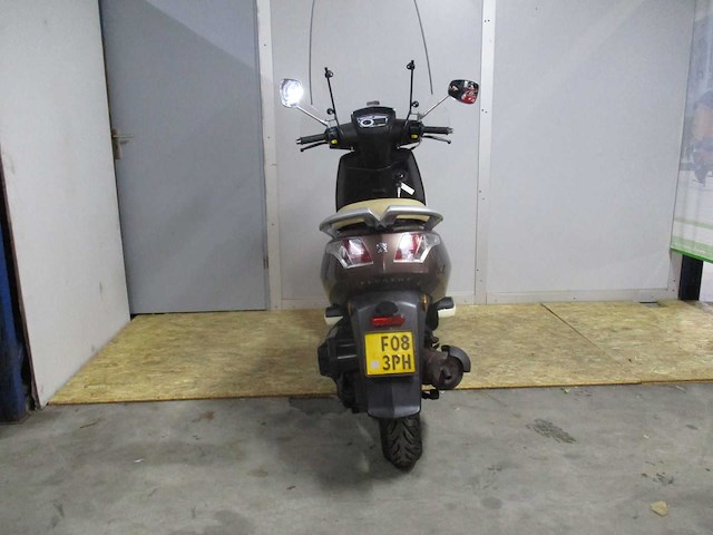 Peugeot - bromscooter - new viva city sixties 4t - scooter - afbeelding 10 van  11