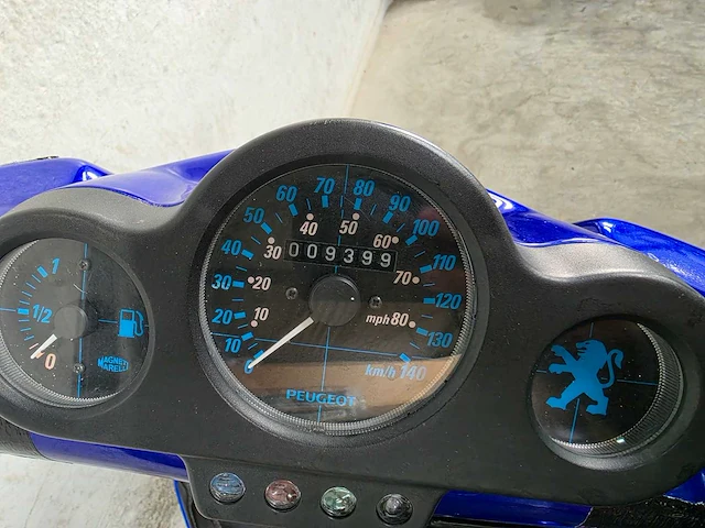 Peugeot - bromscooter - speedfight 2 waterkoeling - 2t 45km uitvoering fg223t - afbeelding 2 van  10
