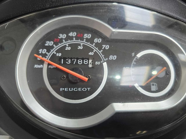 Peugeot - bromscooter - tweet evo - 4t 45km uitvoering dfv88j - afbeelding 5 van  7