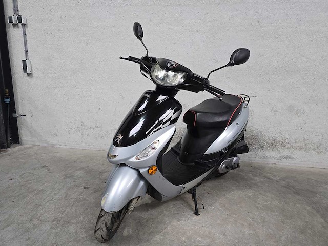 Peugeot - bromscooter - v-clic - 4t 45km uitvoering d374pk - afbeelding 2 van  7