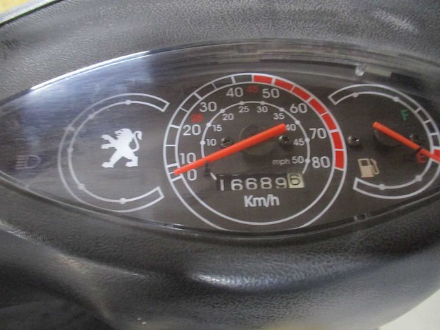 Peugeot - bromscooter - v-clic - scooter - afbeelding 2 van  10