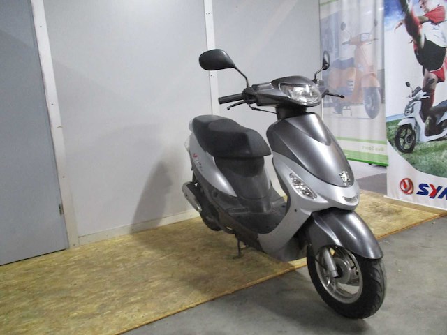 Peugeot - bromscooter - v-clic - scooter - afbeelding 6 van  10