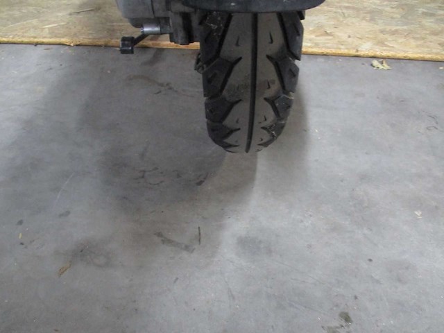 Peugeot - bromscooter - v-clic - scooter - afbeelding 9 van  10