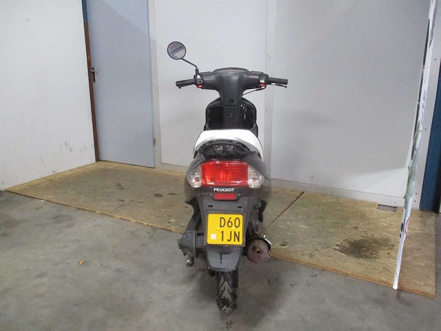 Peugeot - bromscooter - v-clic - scooter - afbeelding 8 van  9