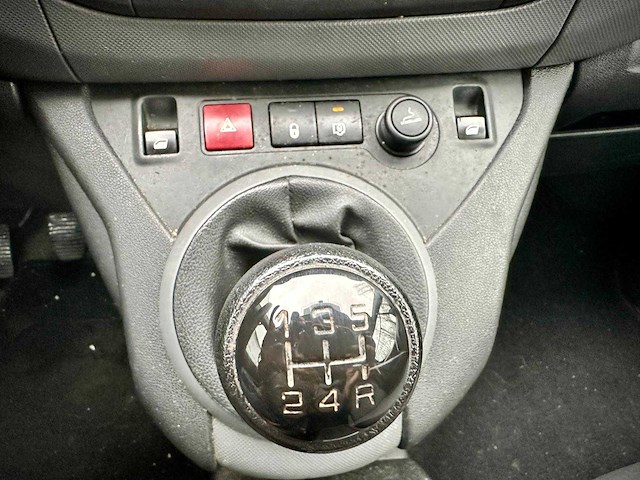 Peugeot - partner - 120 1.6 bluehdil1pro - personenauto - afbeelding 2 van  9