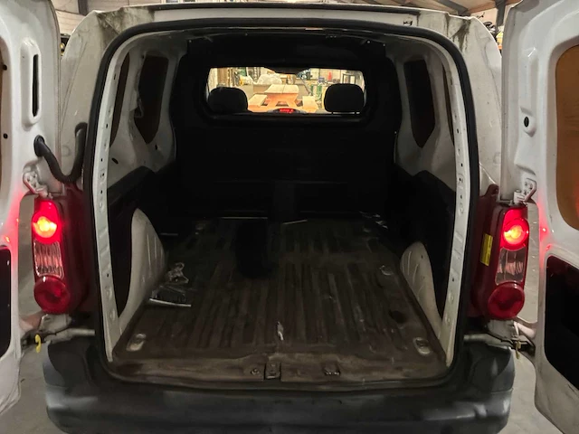 Peugeot - partner - 120 1.6 hdi l1xr pr+ - bedrijfswagen - afbeelding 5 van  16