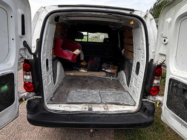 Peugeot - partner - 122 1.6 e-hdi l2 xr - van - afbeelding 14 van  14