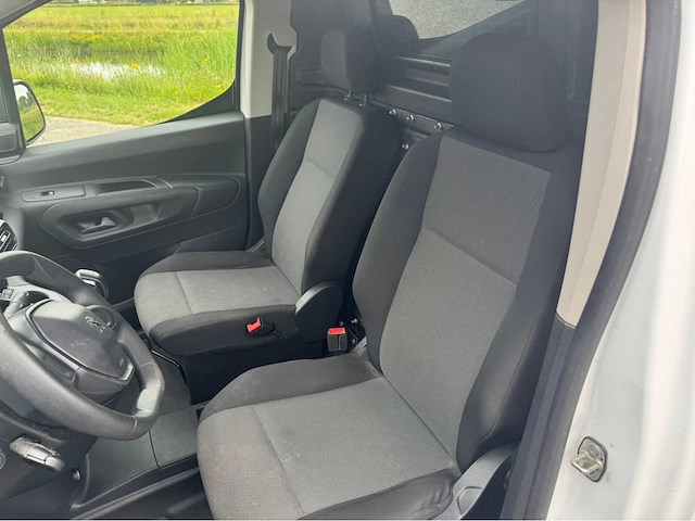 Peugeot - partner - 1.5 bluehdi premium - bedrijfswagen - afbeelding 3 van  17