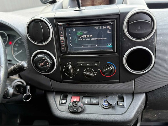 Peugeot - partner - automaat - bedrijfswagen - 2012 - afbeelding 4 van  26