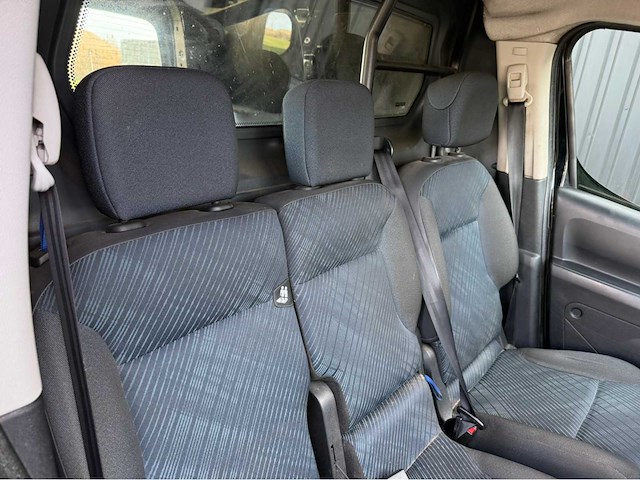 Peugeot - partner - automaat - bedrijfswagen - 2012 - afbeelding 5 van  26