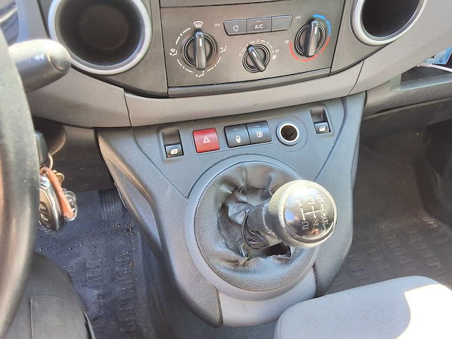 Peugeot - partner - bedrijfswagen - afbeelding 8 van  19
