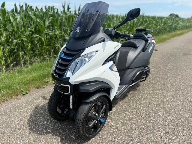 Peugeot - scooter - metropolis rs - 735km - h-014-vj - afbeelding 1 van  12