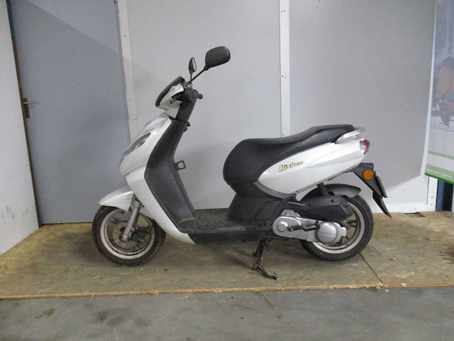 Peugeot - snorscooter - kisbee 4t - scooter - afbeelding 1 van  3