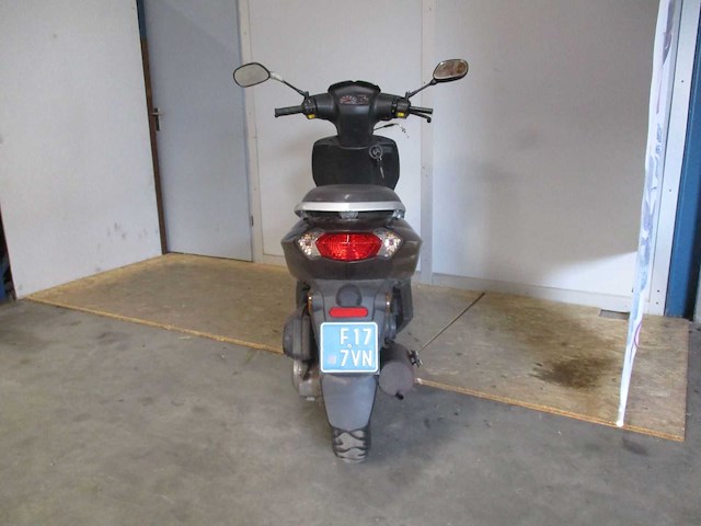 Peugeot - snorscooter - kisbee 4t - scooter - afbeelding 10 van  11