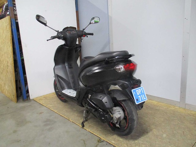 Peugeot - snorscooter - kisbee rs injectie 4t - scooter - afbeelding 1 van  5