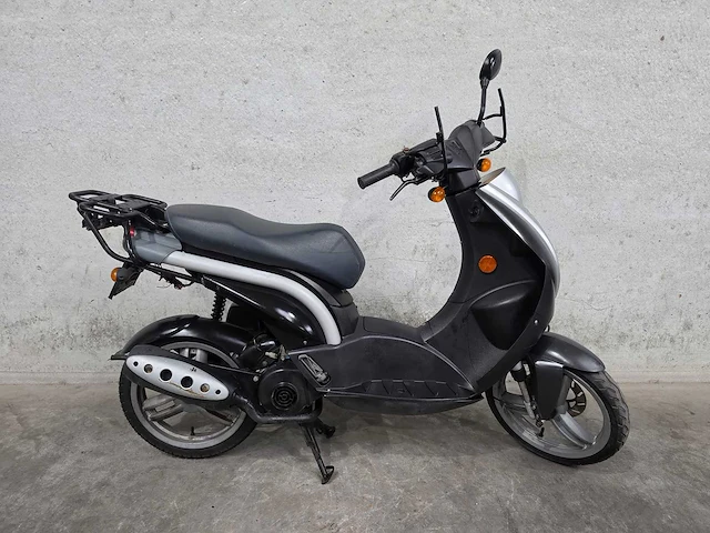 Peugeot - snorscooter - ludix one - 2t 25km uitvoering 97dfv9 - afbeelding 2 van  7