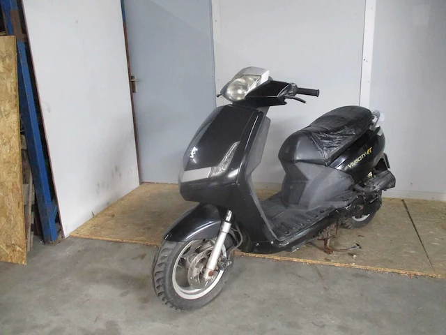 Peugeot - snorscooter - new viva city - scooter - afbeelding 4 van  11