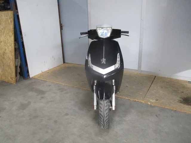 Peugeot - snorscooter - new viva city - scooter - afbeelding 5 van  11
