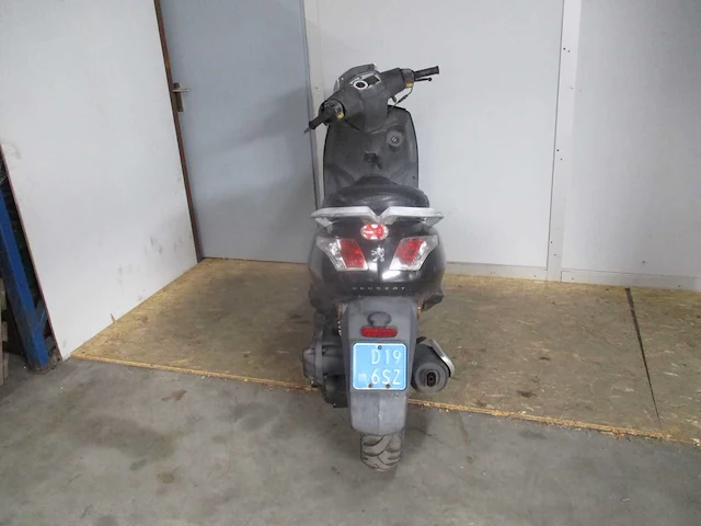 Peugeot - snorscooter - new viva city - scooter - afbeelding 10 van  11