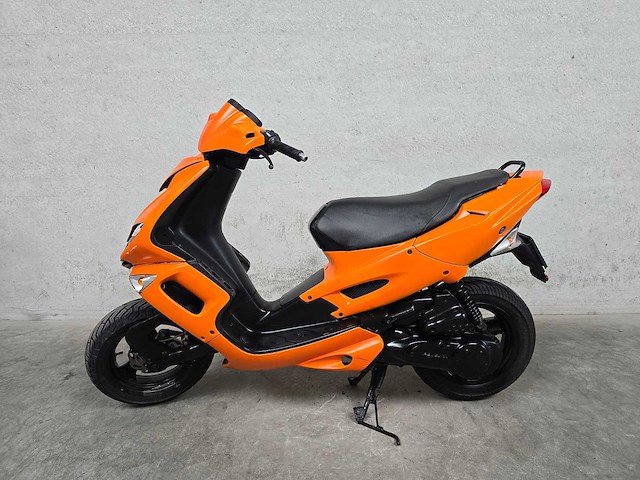 Peugeot - snorscooter - speedfight 2 - 2t 25km uitvoering fh358v - afbeelding 1 van  7