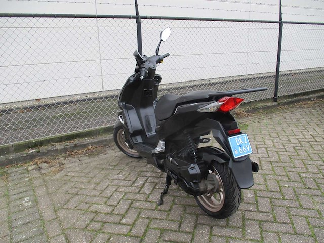 Peugeot - snorscooter - speedfight 4 2t dark - scooter - afbeelding 2 van  11