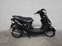 Peugeot - snorscooter - v-click - 4t 25km uitvoering d132lj - afbeelding 2 van  7