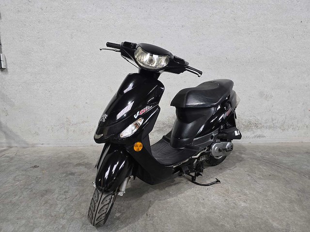 Peugeot - snorscooter - v-click - 4t 25km uitvoering d132lj - afbeelding 3 van  7