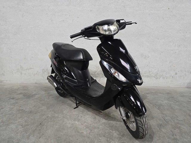 Peugeot - snorscooter - v-click - 4t 25km uitvoering d132lj - afbeelding 4 van  7