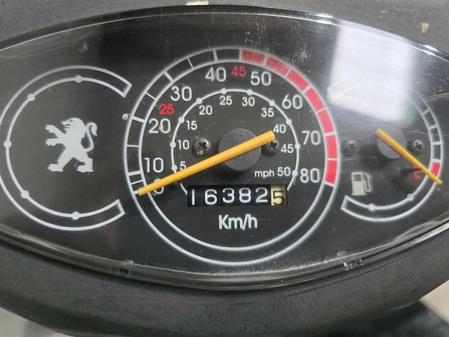 Peugeot - snorscooter - v-click - 4t 25km uitvoering d132lj - afbeelding 7 van  7