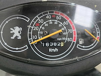 Peugeot - snorscooter - v-click - 4t 25km uitvoering d132lj - afbeelding 7 van  7