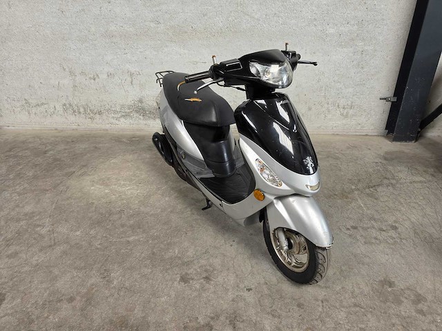 Peugeot - snorscooter - v-click - 4t 25km uitvoering fv675n - afbeelding 4 van  7