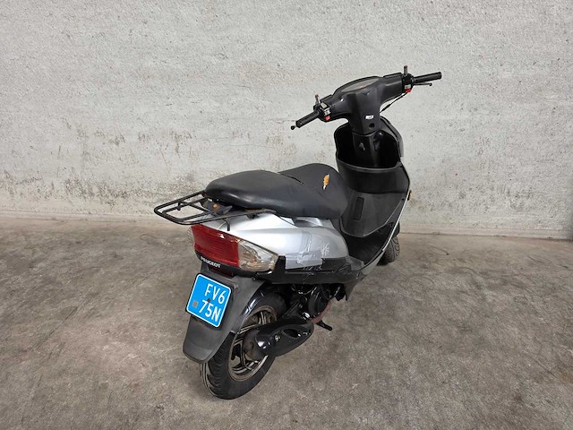Peugeot - snorscooter - v-click - 4t 25km uitvoering fv675n - afbeelding 5 van  7