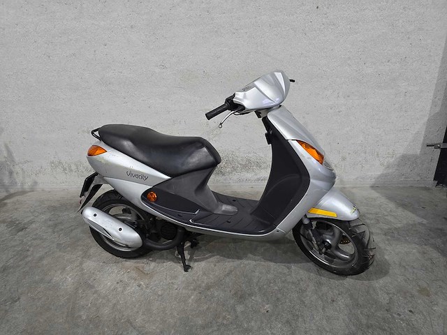Peugeot - snorscooter - viva city - 2t 25km uitvoering 28dtj8 - afbeelding 2 van  7