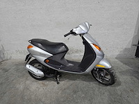 Peugeot - snorscooter - viva city - 2t 25km uitvoering 28dtj8 - afbeelding 2 van  7