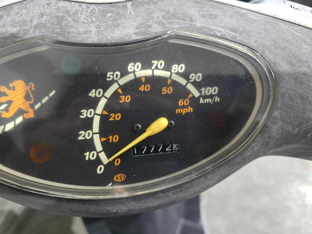 Peugeot - snorscooter - viva city - 2t 25km uitvoering 28dtj8 - afbeelding 7 van  7