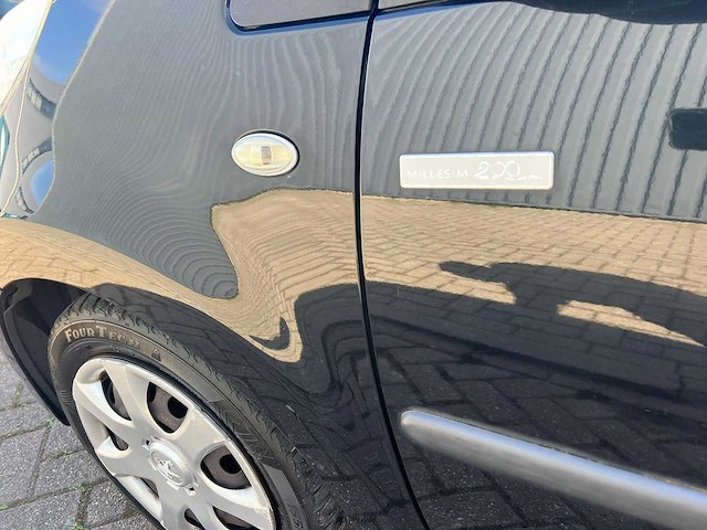 Peugeot 107 - 1.0-12v millesim 200, rr-726-s - afbeelding 11 van  19