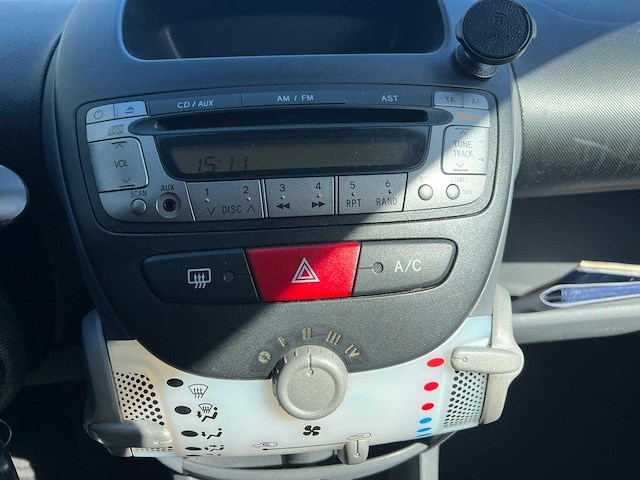 Peugeot 107 - 1.0-12v millesim 200, rr-726-s - afbeelding 4 van  12