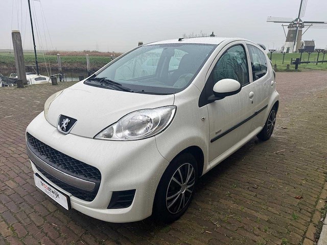 Peugeot 107 1.0-12v millesim 200 38-pbh-9 - afbeelding 1 van  19